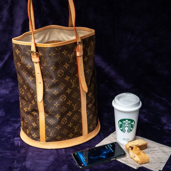 LOUIS VUITTON Bucket Monogram GM (LARGE!)